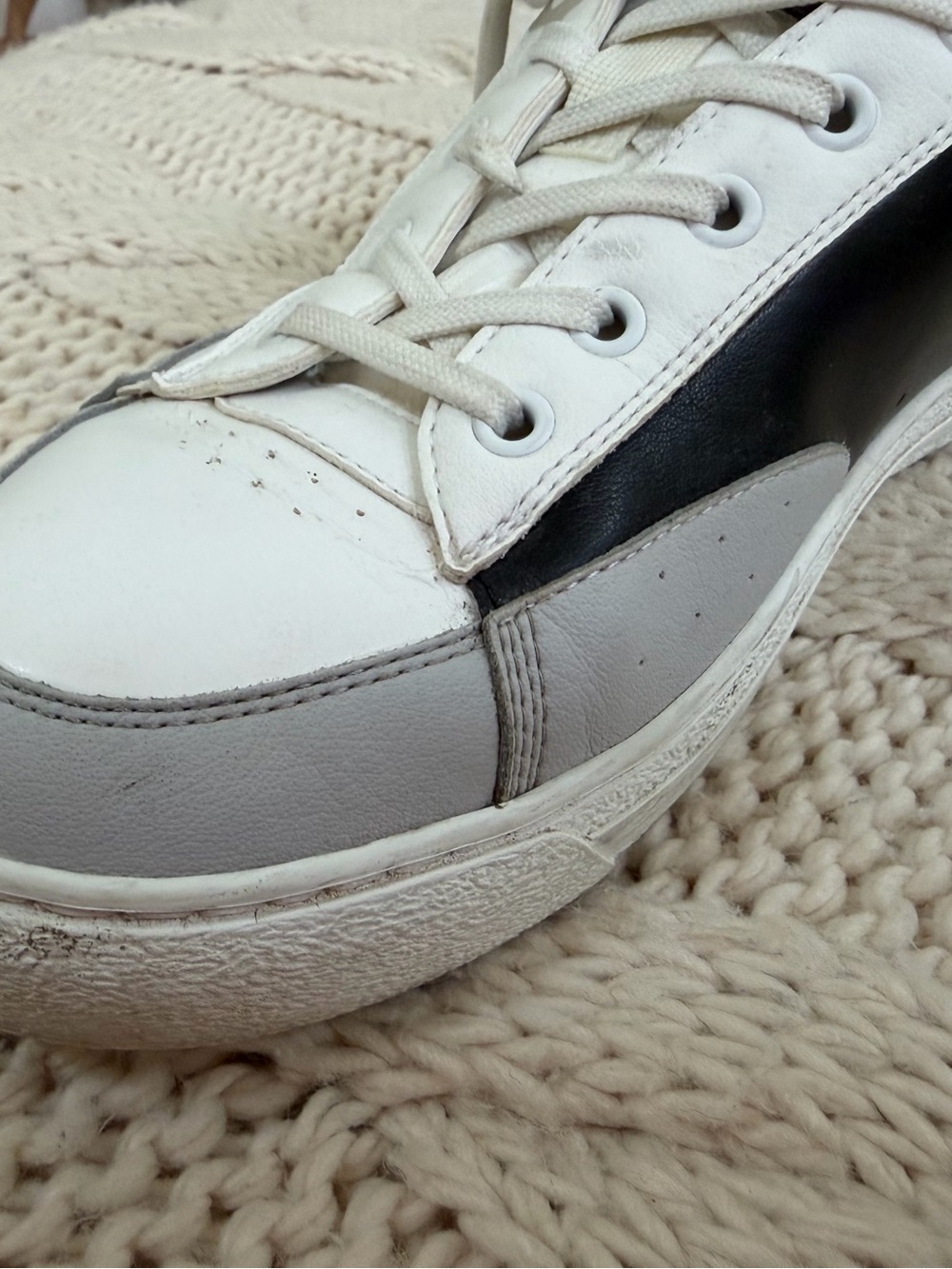 Louis Vuitton Men’s White Leather Sneakers. - Picture 9 of 14
